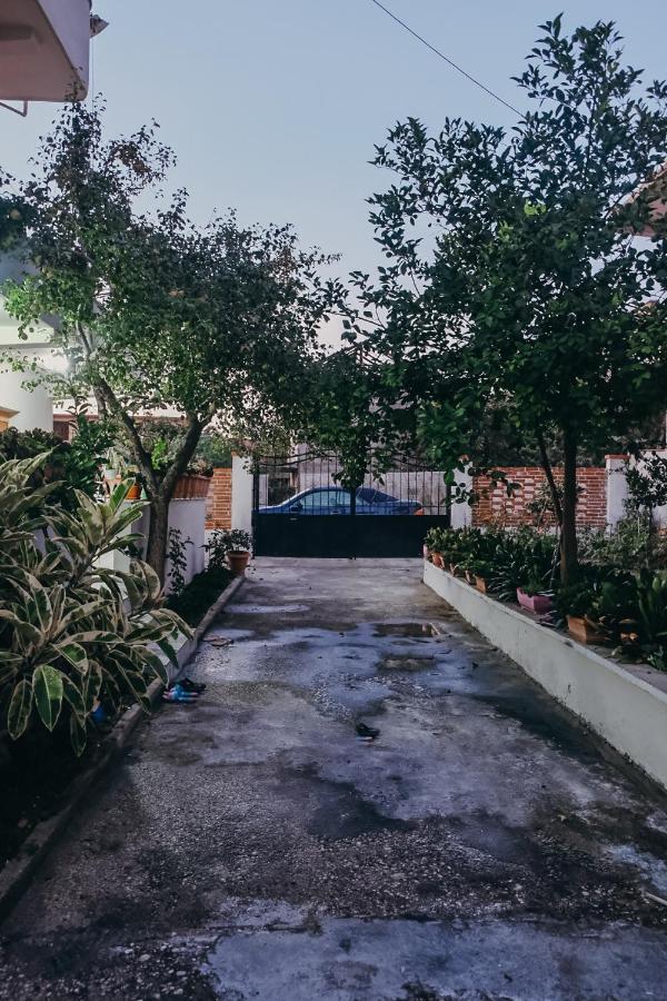 Apartments Mehmeti Вльора Екстер'єр фото