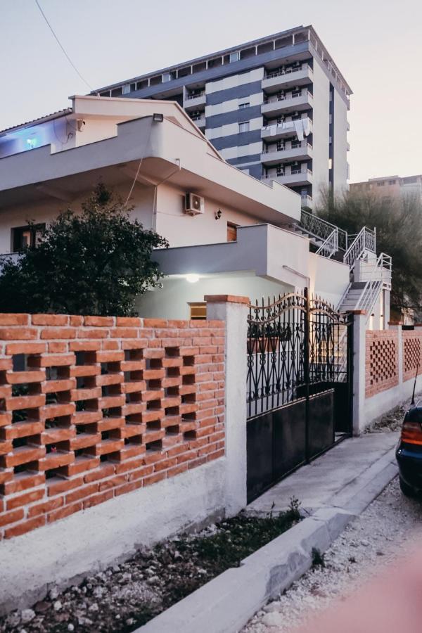 Apartments Mehmeti Вльора Екстер'єр фото