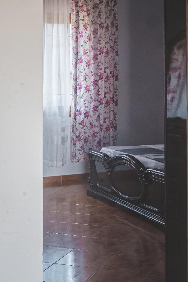 Apartments Mehmeti Вльора Екстер'єр фото